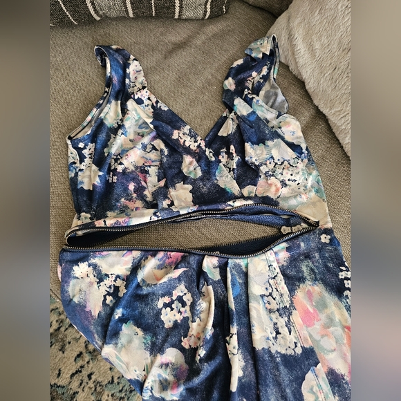 BCBGGENERATION Blue night mult size 6  dress - Picture 8 of 8